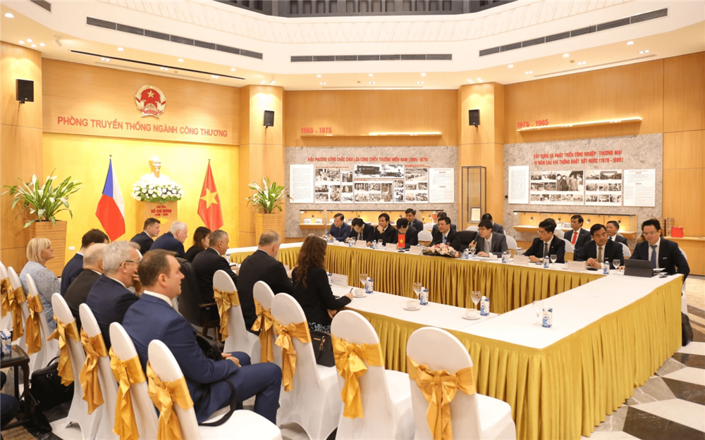 Việt Nam - Cộng hòa Séc: Tăng cường hợp tác đầu tư trong lĩnh vực công nghiệp và năng lượng